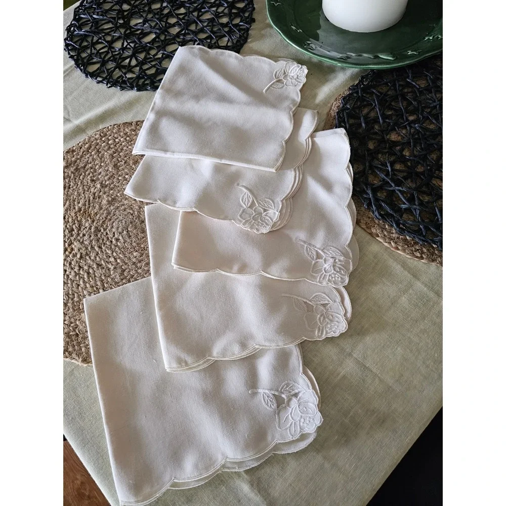 Vintage Ivory Linen Embroidered Floral Scalloped Edge Napkins Set of 5 Square